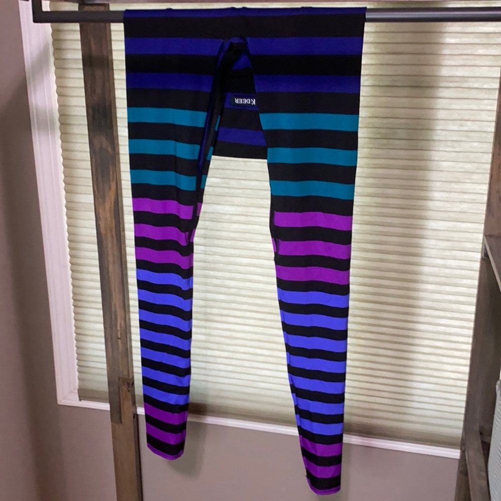 K-DEER Size Medium Leggings